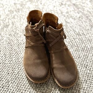 Born Brown Tan Suede Leather Tarklin Ankle Boots Booties 8.5